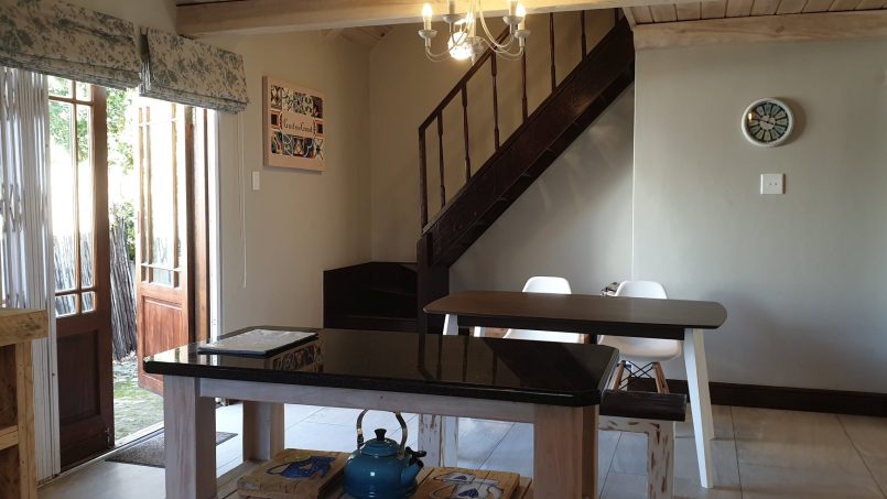 Poplar House Kitchen nook eating area